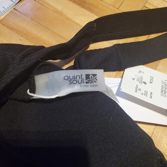 Nwt bikini top, large - Picture 9 of 10